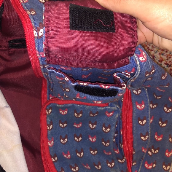 Kavu Fox Trot Limited Edition Crossbody Backpack - Picture 6 of 7